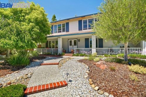 216 Salamanca Ct, San Ramon, CA 94583-2027