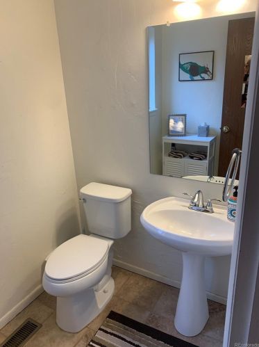 19083 Mansfield Dr, Aurora CO 80013-3657 exterior