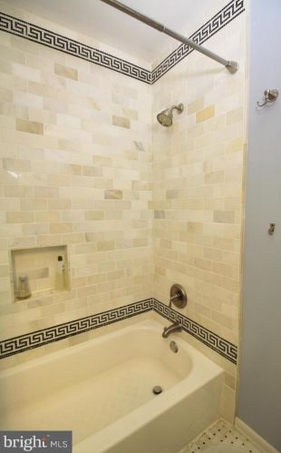 7676 Tiverton Dr, Springfield VA  22152-2018 exterior