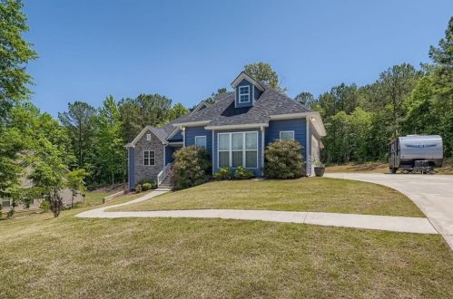 216 Ridgeview Dr, Newnan, GA 30263-6369