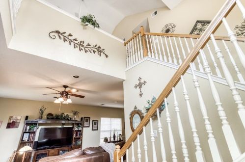 2210 Meadowstone Dr, Carrollton TX 75006-2642 exterior