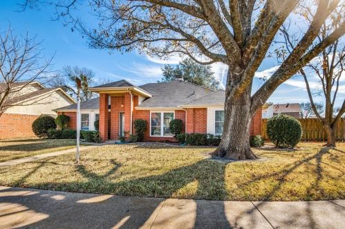 209 Lavender Dr, Cedar Hill, TX 75104-2307