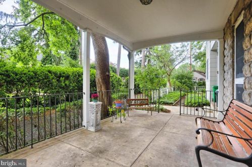 263 Walnut St, Carlisle PA  17013-3735 exterior