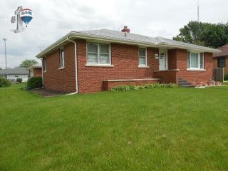 412 Park Ave, Bradley, IL 60915-1944