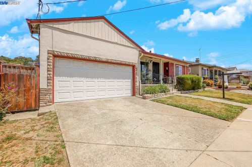 25874 Bel Aire Dr, Hayward, CA 94542-1904