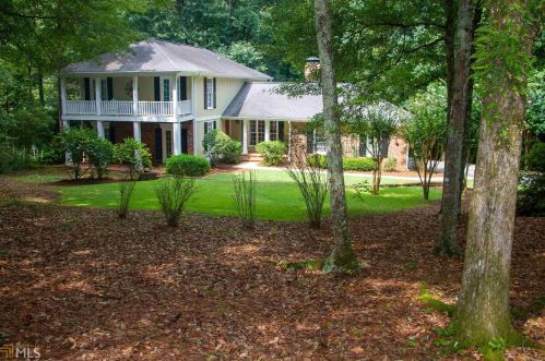 2001 Foxcroft Dr, Lagrange, GA 30240-6305