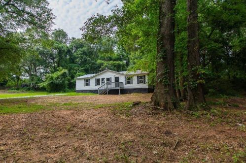 1021 River Woods Dr, Madison, GA 30650-4386