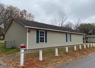801 Davis St, Monroe, GA 30655-2615