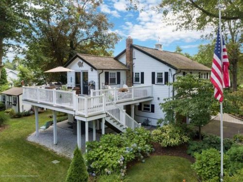 606 Center St, Brielle, NJ 08730-1924
