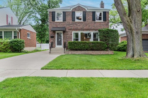 317 Russel St, Mount Prospect, IL 60056-2446