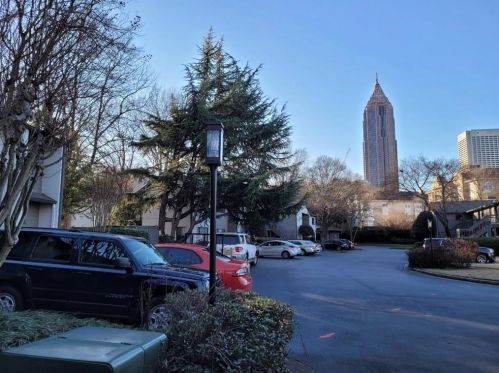 102 Finch Trl, Atlanta GA  30308-0024 exterior