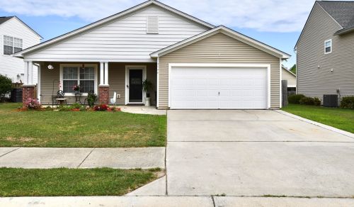3546 Galaxy Rd, Ladson, SC 29456-3944