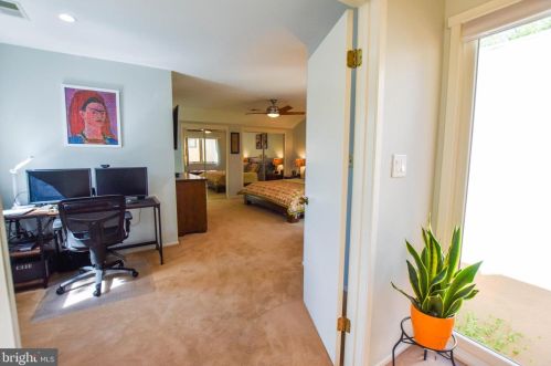 343 Sayre Dr, Princeton NJ  08540-5839 exterior