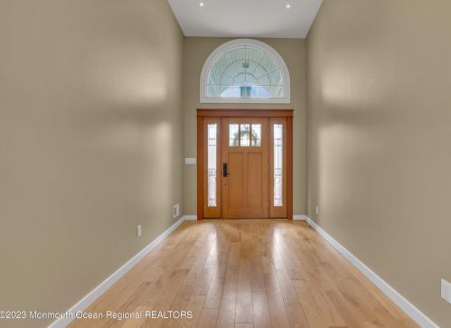 139 Cold Indian Spg Rd, Tinton Falls NJ 07712-3247 exterior