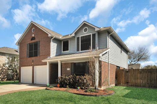1011 Canterbury Dr, Pearland, TX 77584-2393