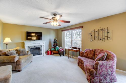 9639 Fallsridge Ct, Cincinnati OH 45231-2885 exterior