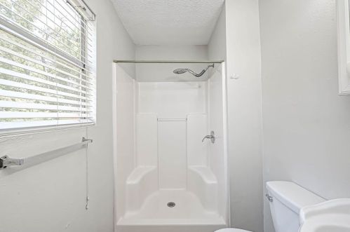 16723 Lk Cir, Conroe TX  77302-5343 exterior