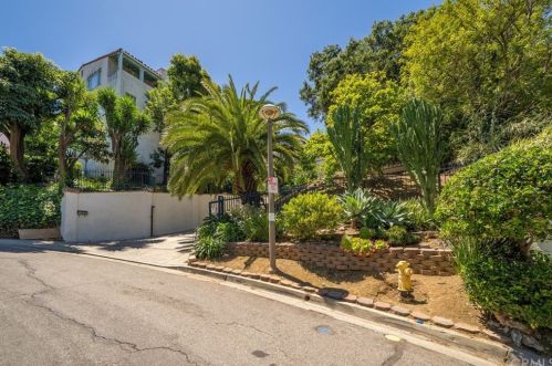 1333 Cambridge Dr, Glendale, CA 91205-3554