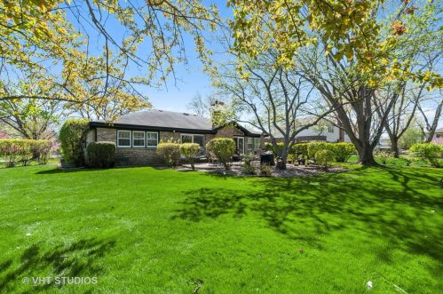 1020 North Ave, Bannockburn IL  60015-2206 exterior