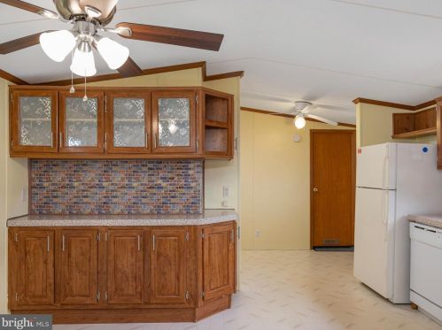 208 Saddleford Ct, Lancaster PA  17603-2188 exterior