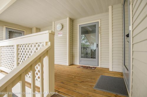 424 Winterberry Ct, Wall Township, NJ 07731-3428