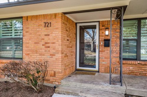721 Brookhurst Dr, Dallas, TX 75218-2235