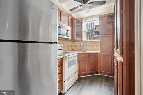 2825 11 St, Philadelphia PA 19148-4903 exterior