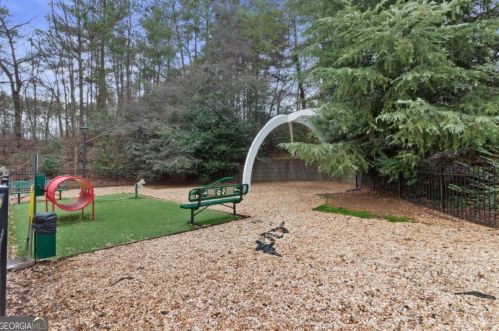 795 Hammond Dr, Atlanta GA  30328-5517 exterior