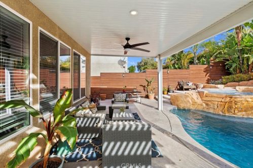 9564 Chandelle Way, Riverside CA  92508-6810 exterior