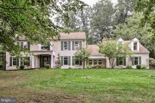 1808 Fox Hunt Ln, Harrisburg, PA 17110-3218