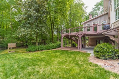 1565 Lazy River Ln, Atlanta GA  30350-3521 exterior