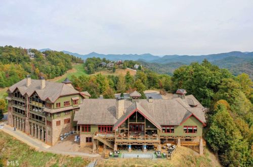 227 Lake Vista Dr, Clayton, GA 30525-3631