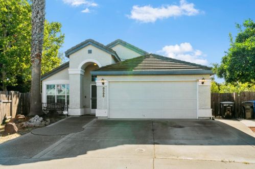 8896 Apple Pear Ct, Elk Grove, CA 95624-1201