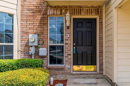 5704 Giddyup Ln, Fort Worth TX  76179-7353 exterior