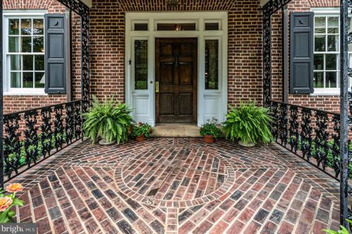 27 Rosedale Rd, Princeton NJ  08540-6702 exterior