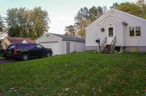 810 27th St, Scanlon, MN 55720-2738