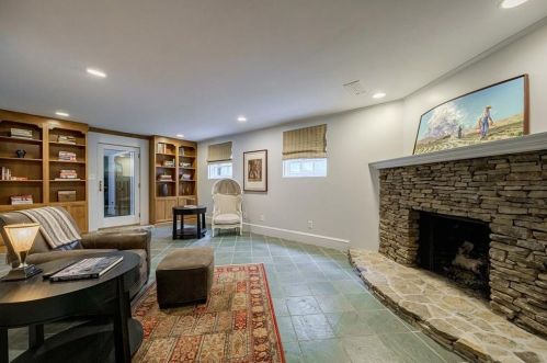 2858 Hl Dr, Atlanta GA  30305-3422 exterior