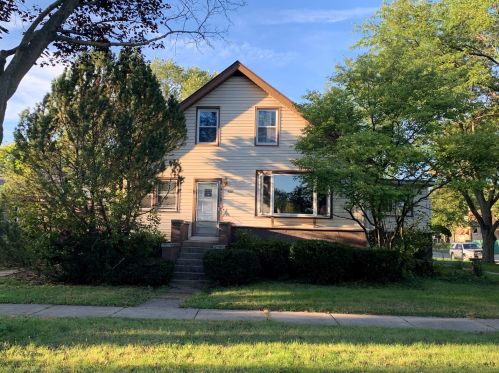 892 Woodlawn Ave, Des Plaines, IL 60016-3234