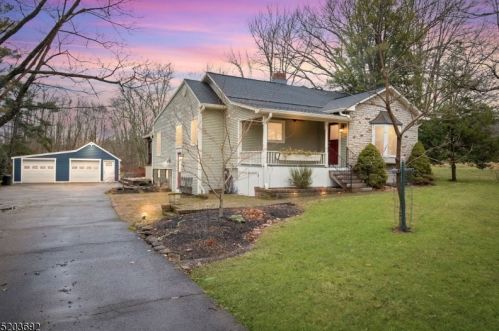 12 Pleasant View Rd, Lebanon, NJ 08833-3101