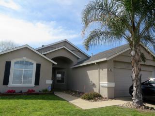 986 Park Terrace Dr, Galt, CA 95632-3764