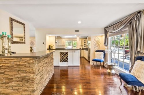 370 Yorkshire Cir, Anaheim CA 92808-1313 exterior