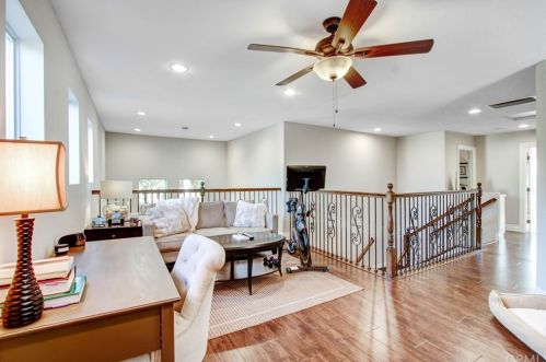 8730 Foxhollow Dr, Anaheim CA  92808-1674 exterior