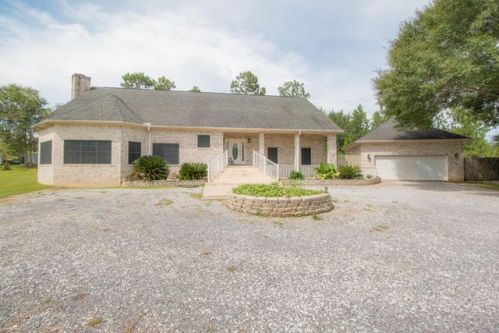 21293 Saucier Lizana Rd, Howison, MS 39574-9692