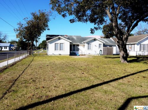 2002 Wheeler St, Victoria, TX 77901-4849