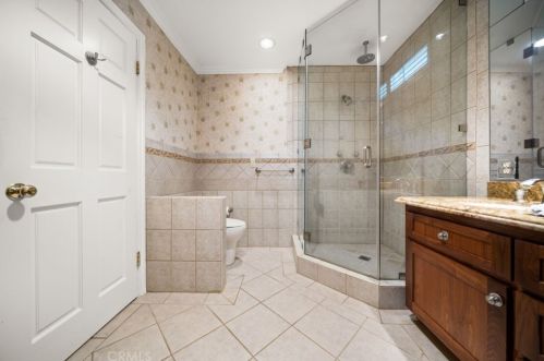 2921 Graceland Way, Glendale CA 91206-1332 exterior