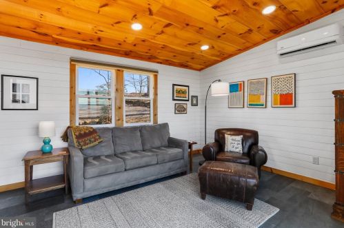 1034 Toms Knob Approach, Lost City WV 26810-8428 exterior