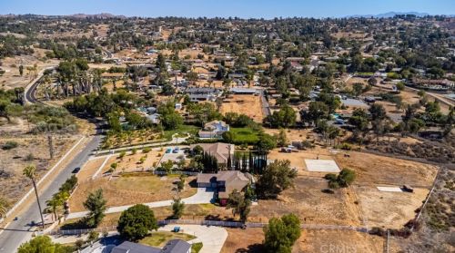 8079 Golden Star Ave, Riverside CA  92506-5710 exterior