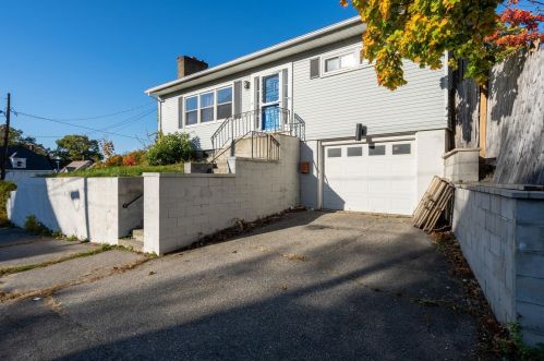 5 Highland St, Nashua, NH 03064-2645