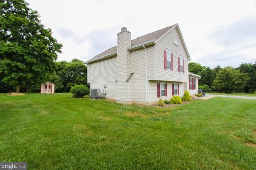 309 Nansfield Dr, Harpers Ferry WV  25425-3159 exterior