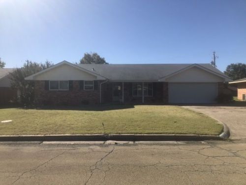 1015 11th St, Cushing, OK 74023-5203
